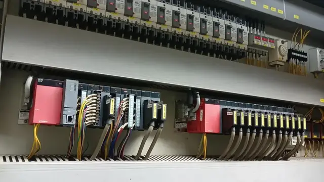 عیب‌یابی PLC در خطوط تولید صنعتی